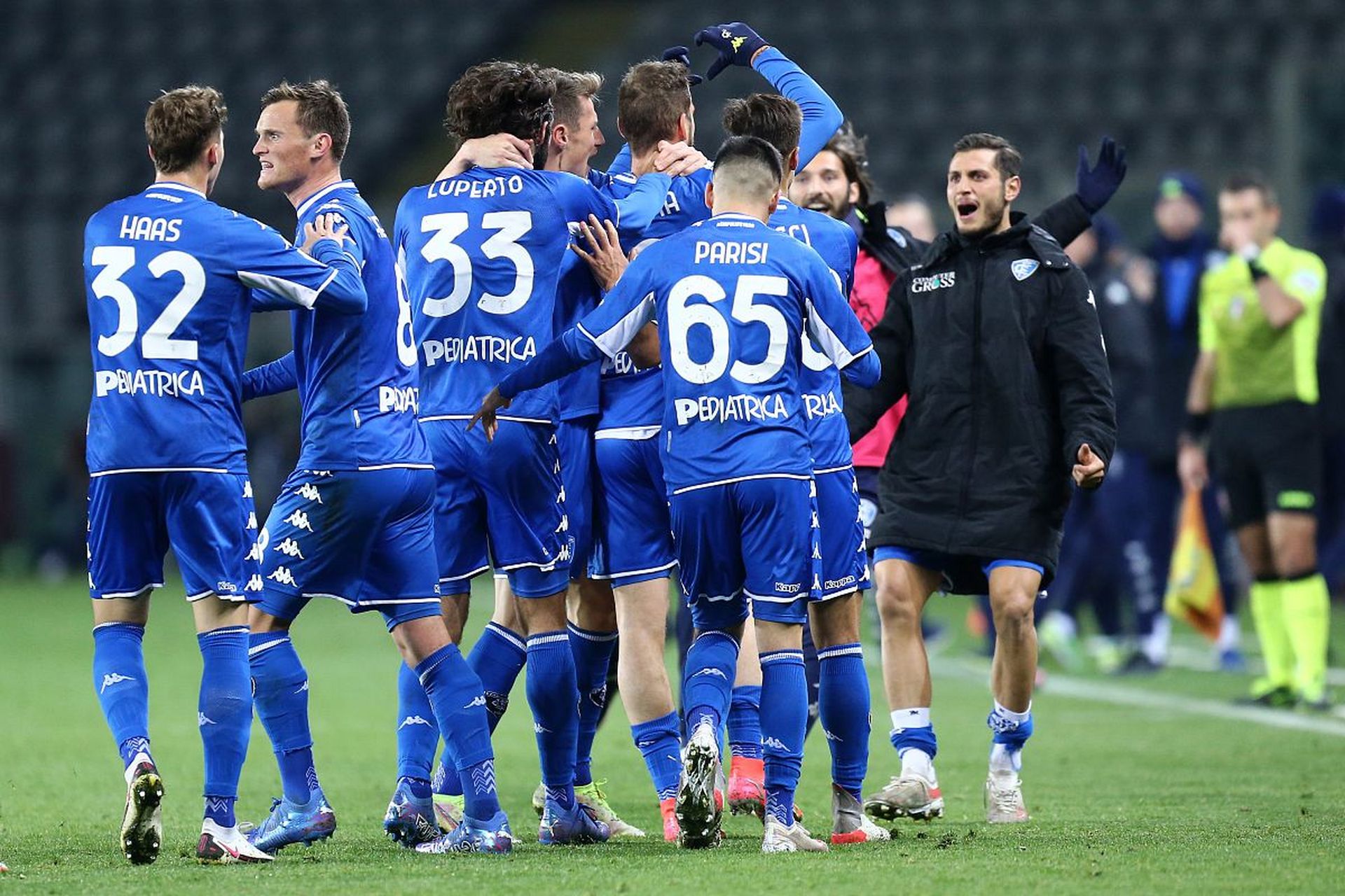 感到深切的 感到深切的