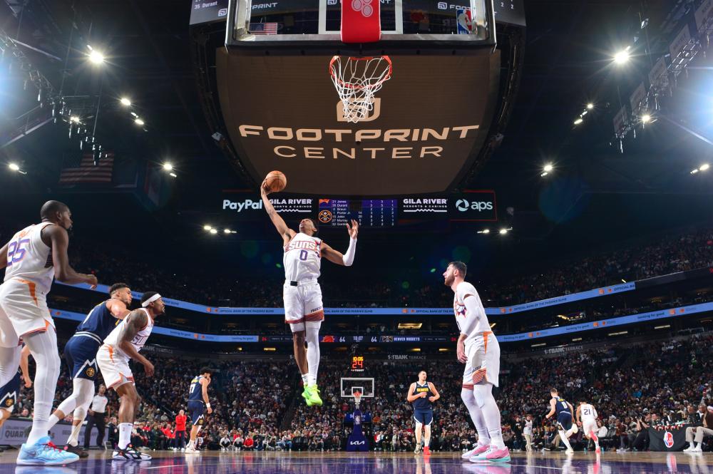 赛中轻伤坚 赛中轻伤坚